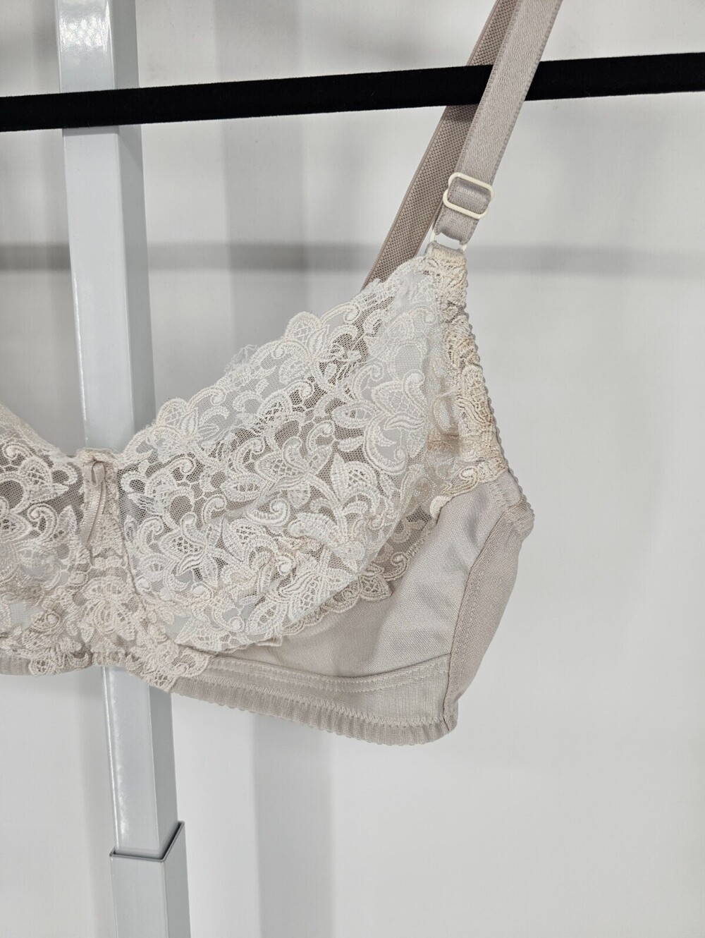 Vintage Wacoal Womens Sz 38C Unlined T Shirt Bra White Lace 85229 - Picture 2 of 5